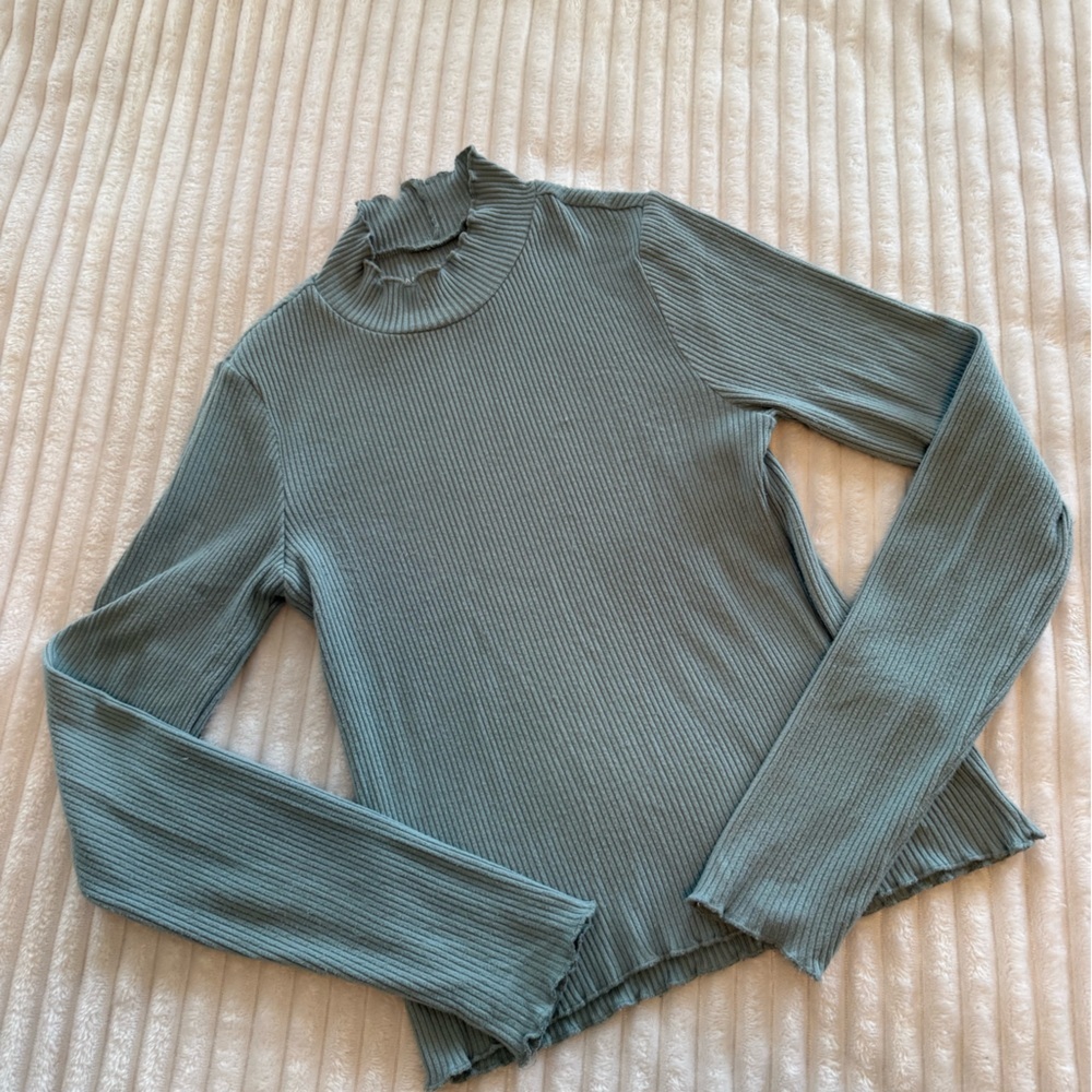 American Eagle Outfitters Ribbed Blue Long-Sleeve Shirt